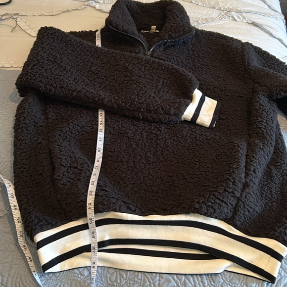NWOT Express One Eleven Pullover - Picture 11 of 12